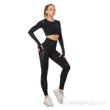 Áo crop top dài tay lỗ xỏ ngón